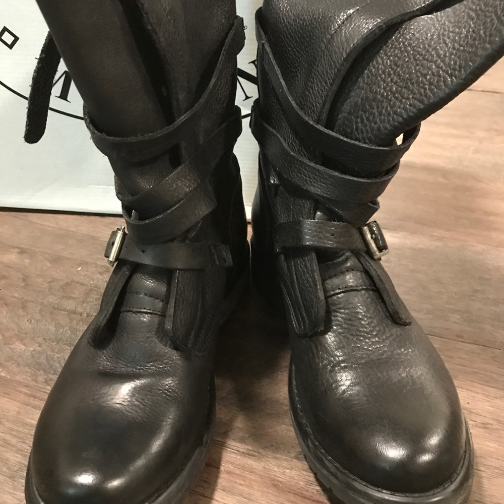 Steve Madden black soft leather boot